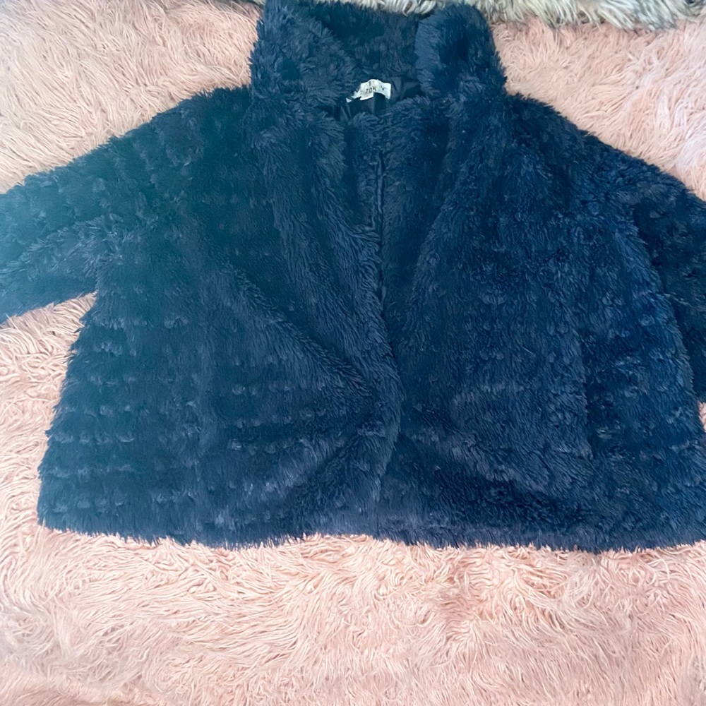 Fur look but the fabric of your life… Polyester lined with Satin